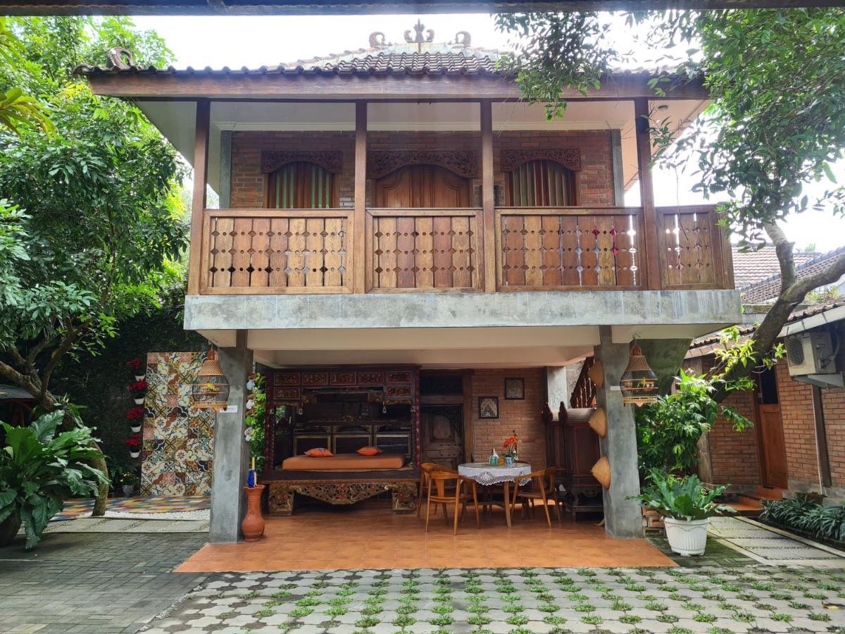 Ndalem Suryo Saptono Guest House Tugu Buitenkant foto