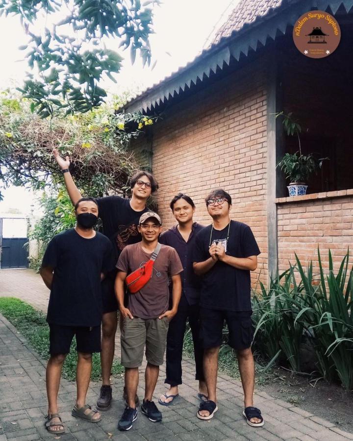 Ndalem Suryo Saptono Guest House Tugu Buitenkant foto