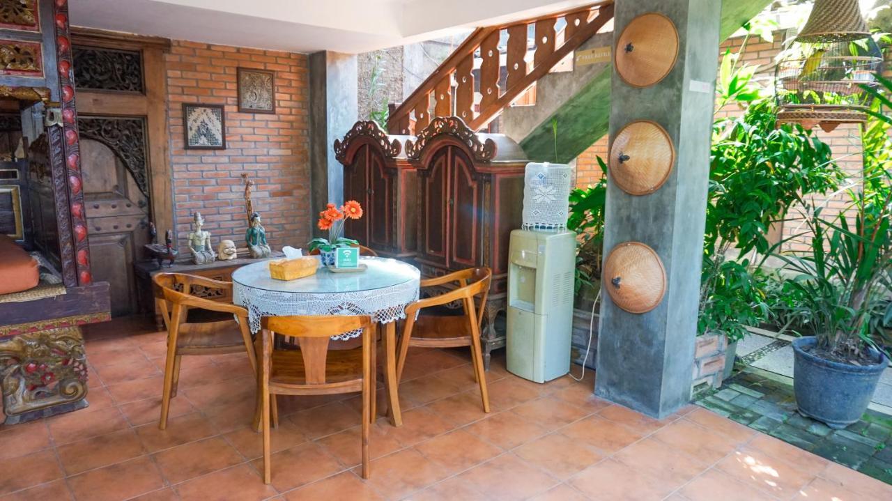 Ndalem Suryo Saptono Guest House Tugu Buitenkant foto