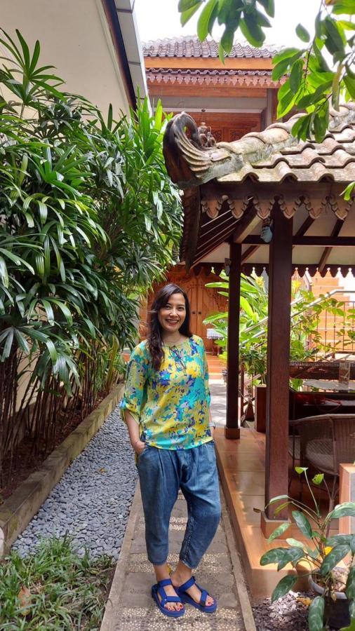 Ndalem Suryo Saptono Guest House Tugu Buitenkant foto