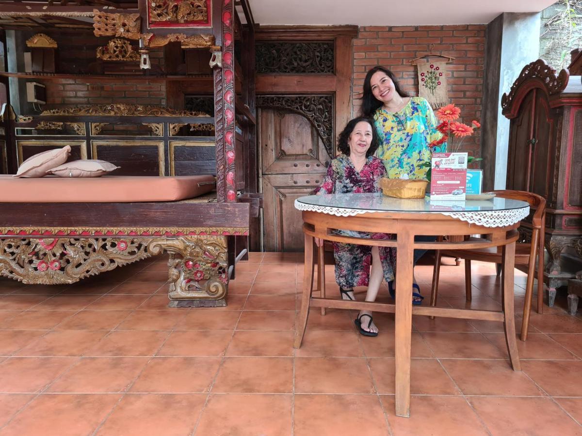Ndalem Suryo Saptono Guest House Tugu Buitenkant foto