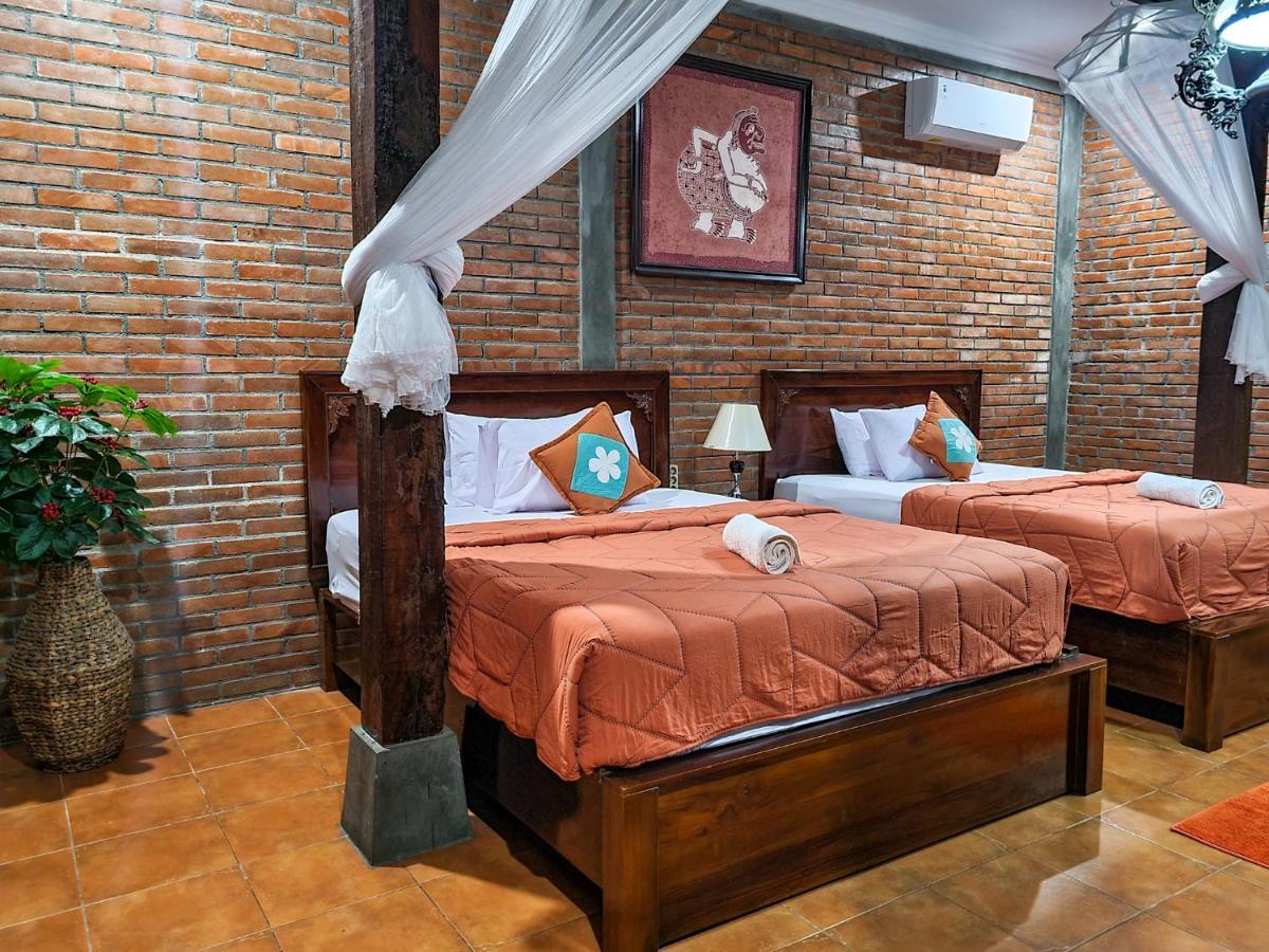 Ndalem Suryo Saptono Guest House Tugu Buitenkant foto