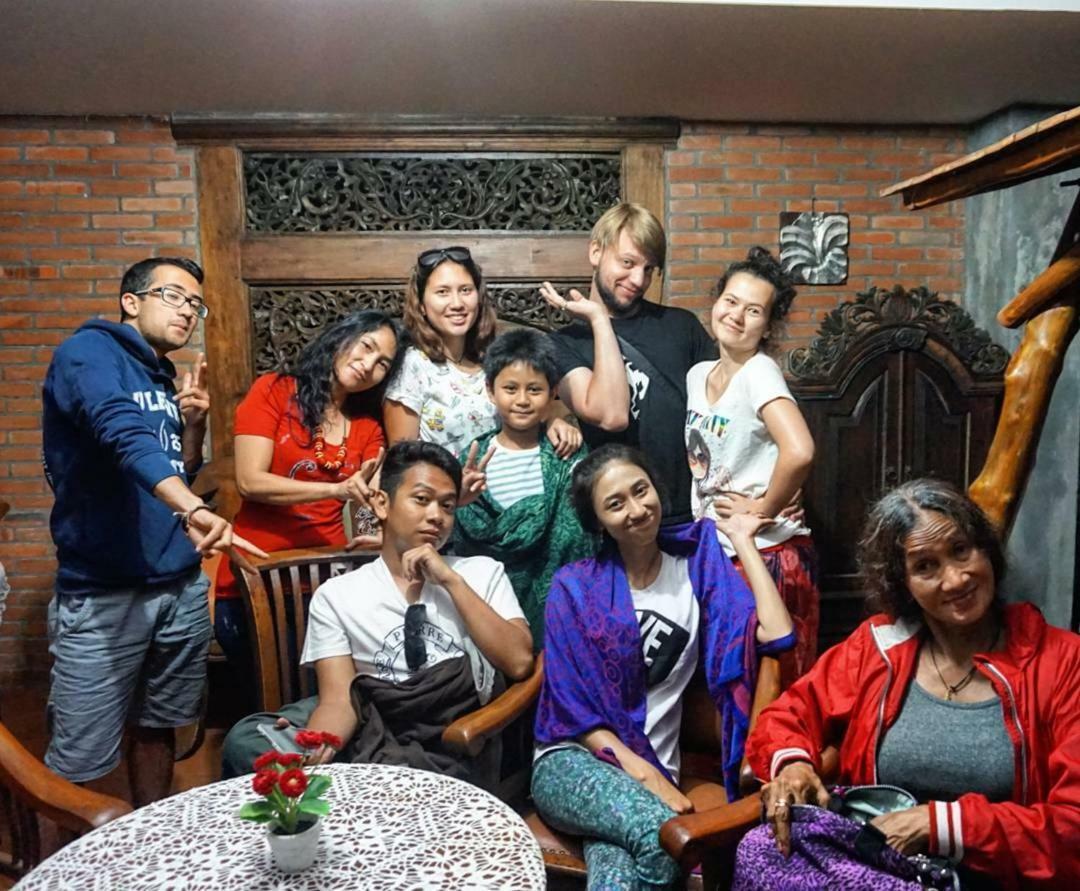 Ndalem Suryo Saptono Guest House Tugu Buitenkant foto